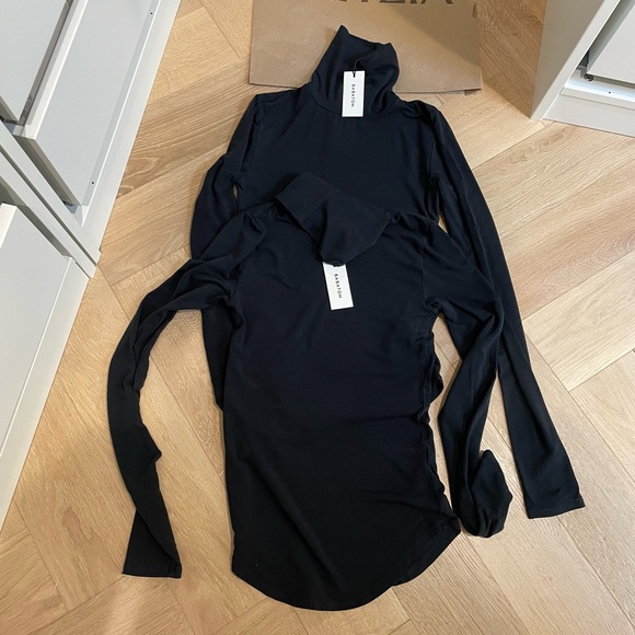 NWT Aritzia Babaton Everyday Turtleneck Hip Longsleeve in Black Size 2XS - Picture 4 of 9